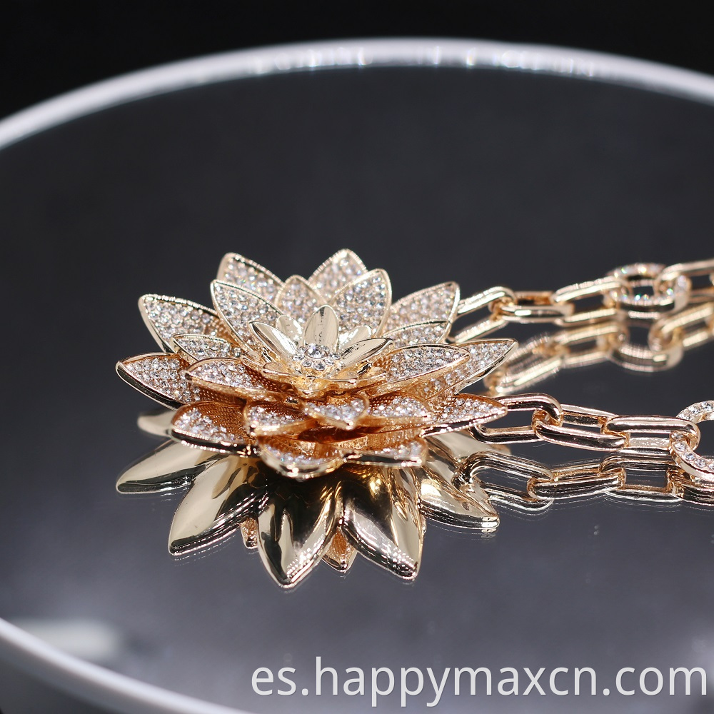 2022 NUEVA LLEGA Fashion Gold Collar de flores grandes para mujeres